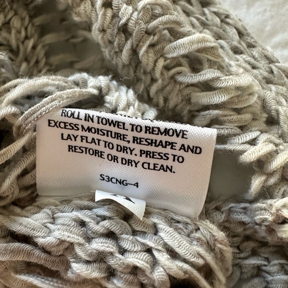 Eileen Fisher open-knit scoop neck sweater, size medium - Picture 10 of 11